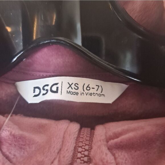 DSG Velour Zip Up in Pink. Super Soft. Small Pockets On Each Side. NWT Size 6/7 - Picture 5 of 8